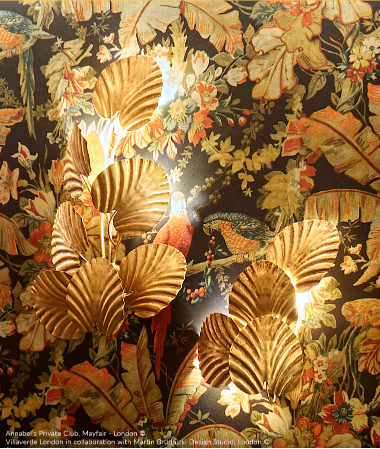 LILY CONTEMPORARY SMALL WALL LIGHT