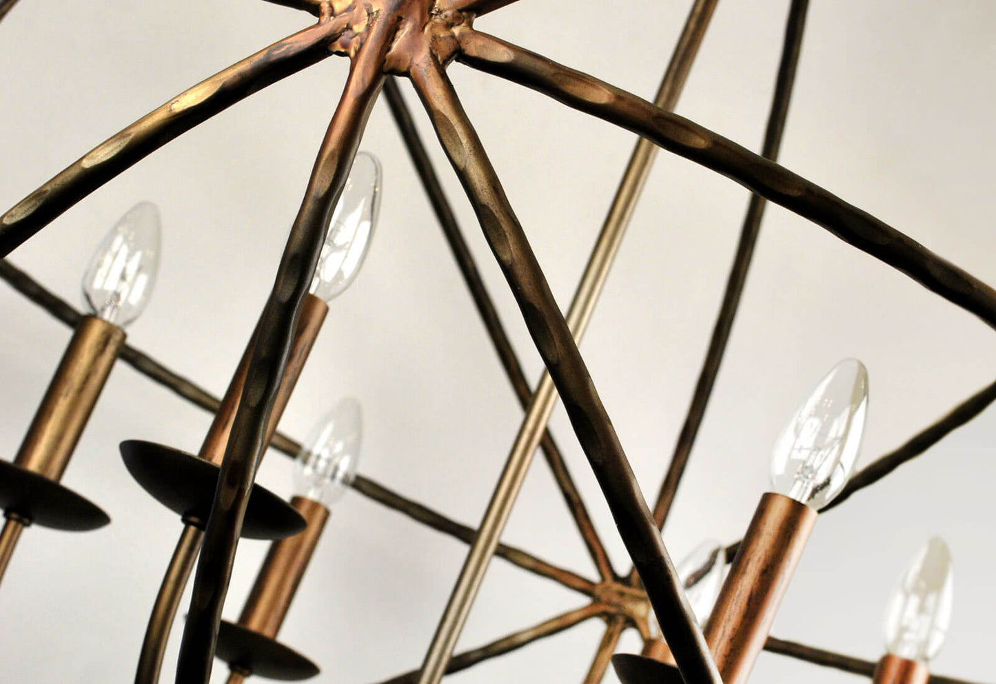 LEONARDO CHANDALIER